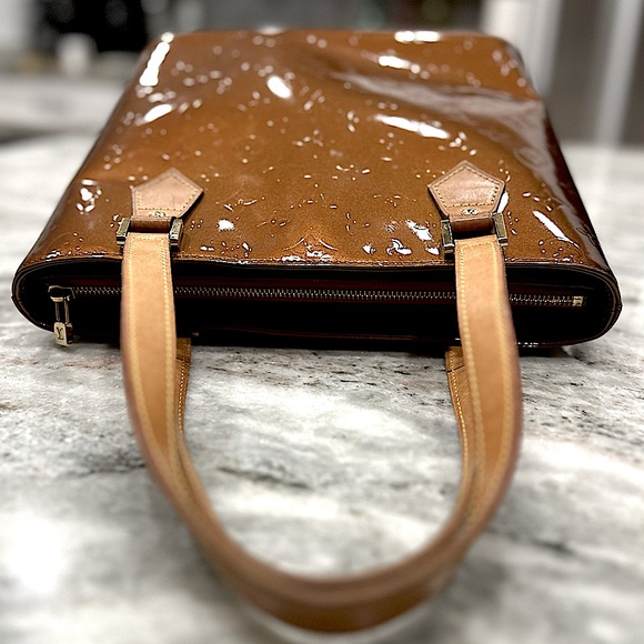 Louis Vuitton Authentic Houston Bronze Vernis Leather Tote - Picture 6 of 15